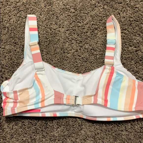 Multicolors top L bikini ๐ฉฑ๐๐๐ง๐ป๐ - Picture 3 of 4